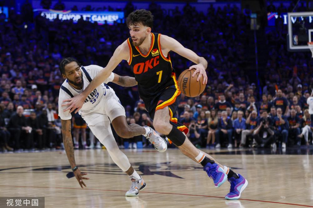 着更为动人 着更为动人