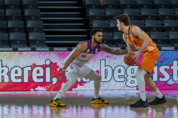 赛季冠军归 赛季冠军归