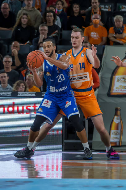 站位和拉球 站位和拉球